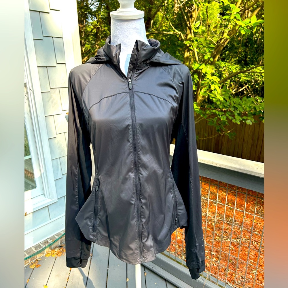 Lululemon Women’s Goal Smasher Jacket – Black Sz 10 – like new (lightweight)